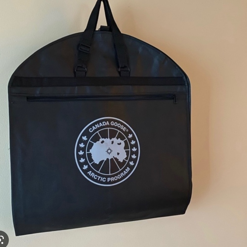 Canada Goose garment bag & hanger 💙HP💙